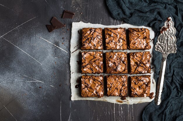 Bolo de brownie de chocolate peça torta pastelaria caseira doce cozinhar