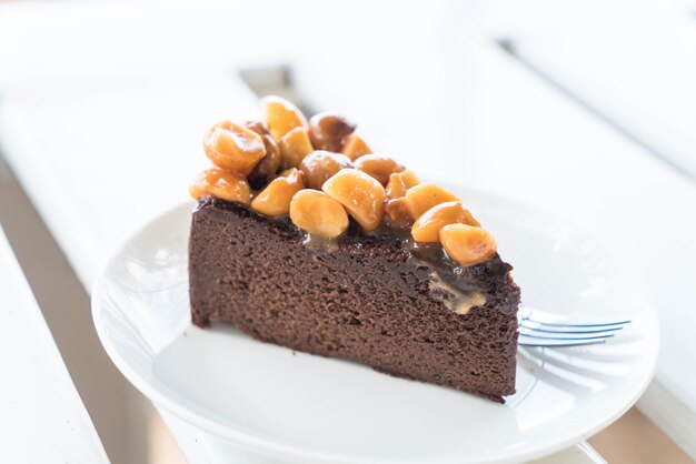 Bolo de chocolate com macadâmia