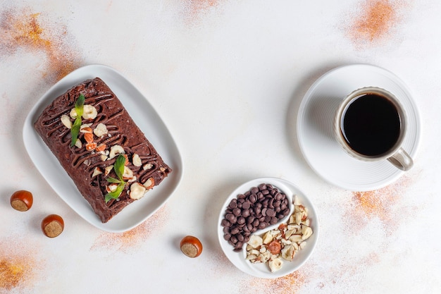 Bolo de chocolate e biscoito