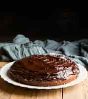 Foto grátis bolo de chocolate no prato