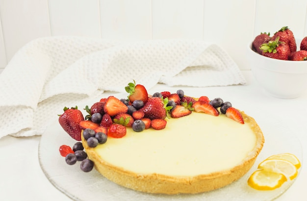 Foto grátis bolo de frutas deliciosas