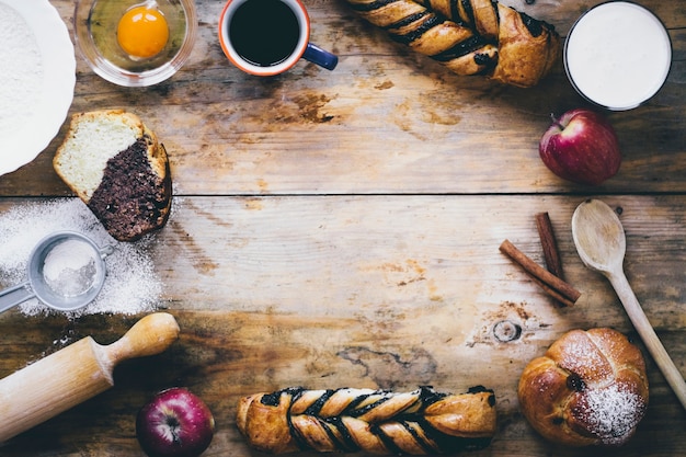 Foto grátis borda de pastelaria e bebidas