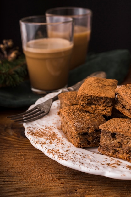 Foto grátis brownies de café e chocolate doce