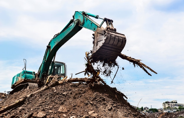 Foto grátis buldozer em primeiro plano