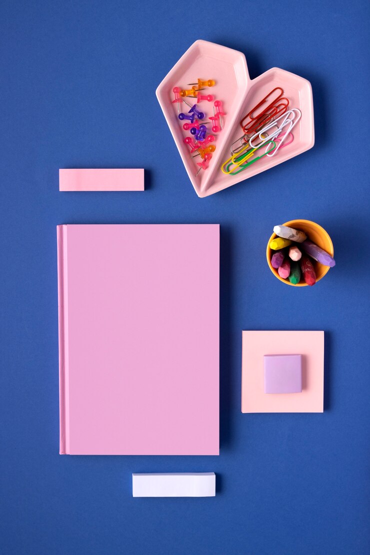 Foto grátis bullet journal natureza morta acima da vista