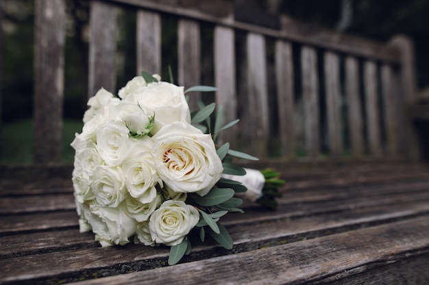 Buquê de casamento lindo de flores