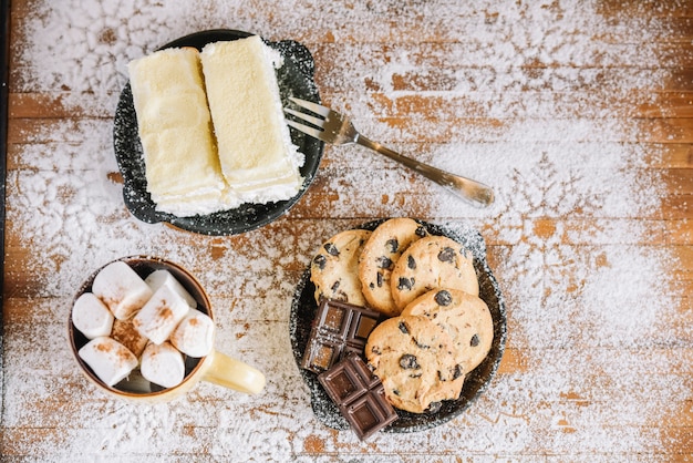 Cacau, com, doces, ligado, açúcar pó, decorado, tabela