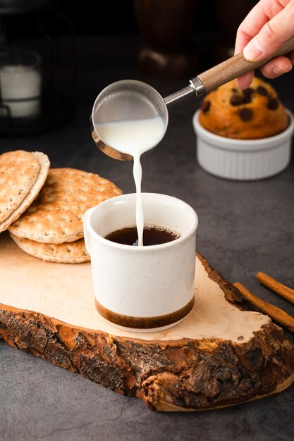 Café da manhã doce e vista alta