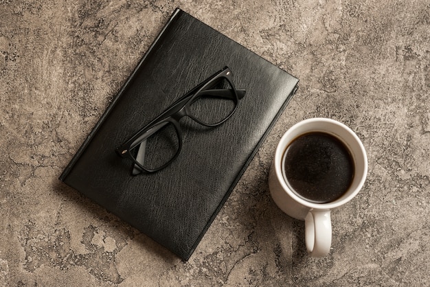 Café e notebook