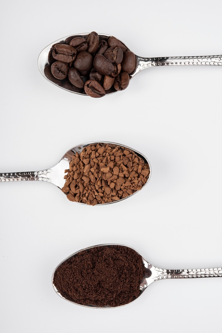 Foto grátis café em close-up em diferentes estados