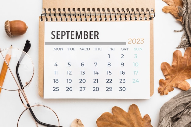 Foto grátis calendário de mesa com textos em inglês