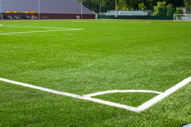 Foto grátis canto de campo de futebol de futebol com marcas brancas