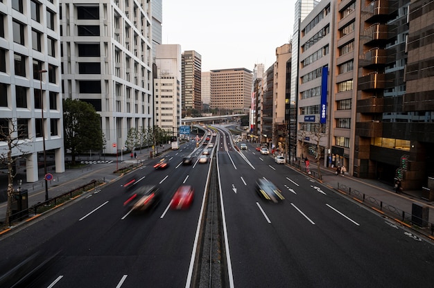 Foto grátis carros de paisagem urbana do japão