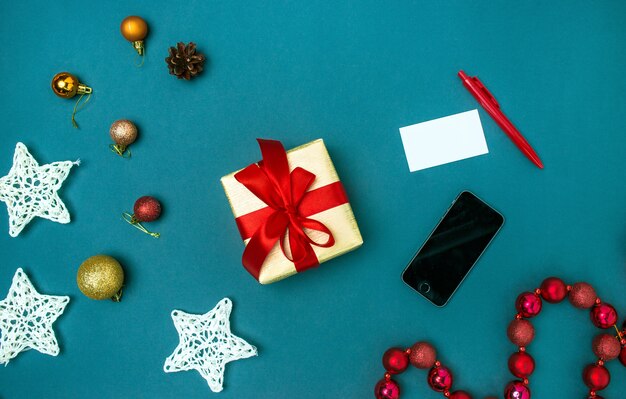 Cartão mock-se modelo com decorações de Natal.