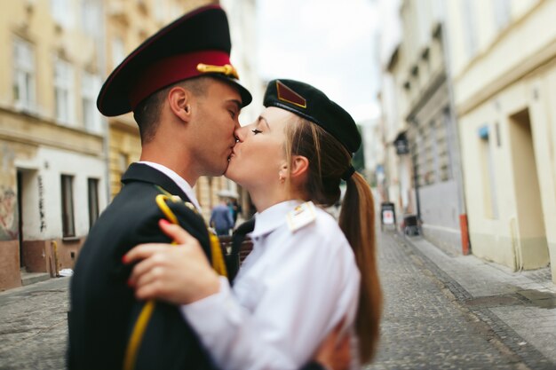 Casal amador amor beijando retrato