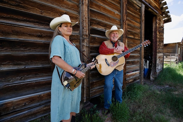 Foto grátis casal cantando juntos música country