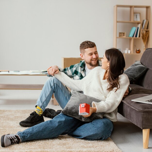 Casal de tiro completo com pequena casa