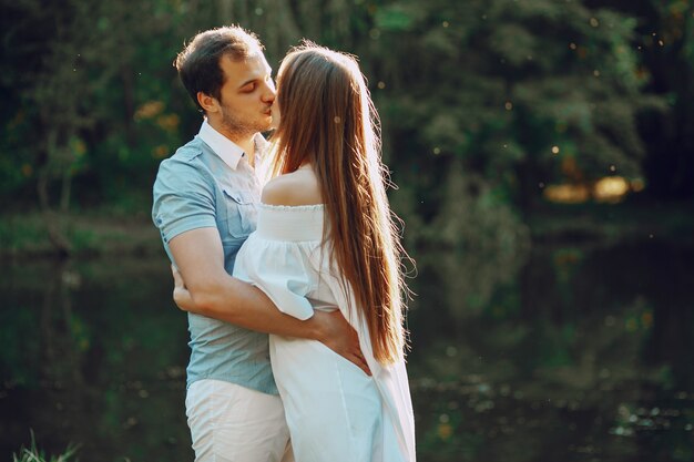 Casal em um parque