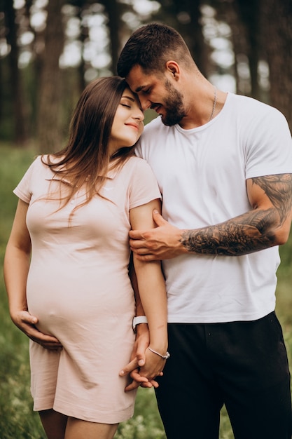 Foto grátis casal grávida, esperando um bebê