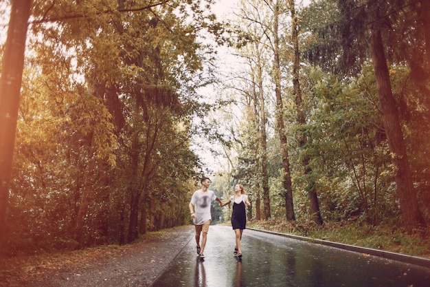 Casal na chuva