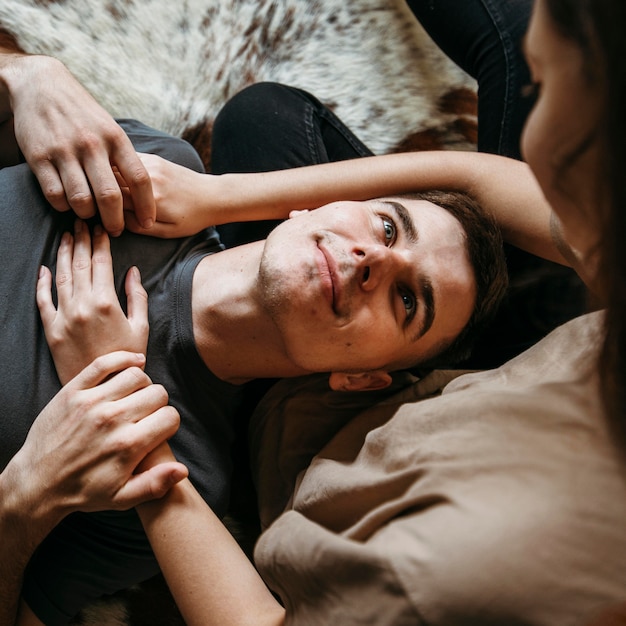 Foto grátis casal romântico apaixonado