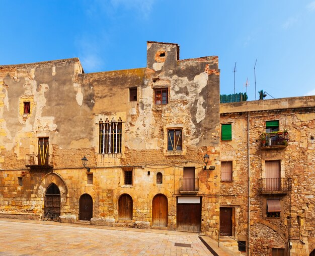 Casas residenciais antigas em Tarragona