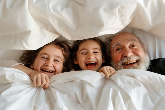 Foto grátis cena de celebração do dia dos avós com avós e netos mostrando uma família feliz