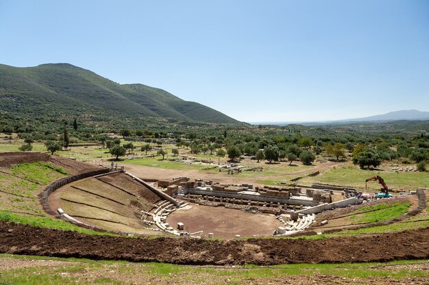 Cenário de um antigo teatro histórico na Grécia