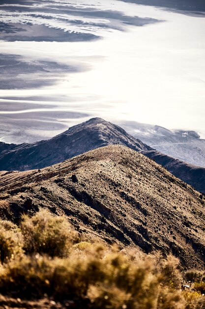 Cenário ensolarado de Dante's View no Parque Nacional do Vale da Morte, Califórnia