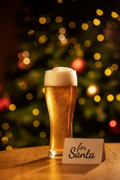 Cerveja de natal com nota ainda vida