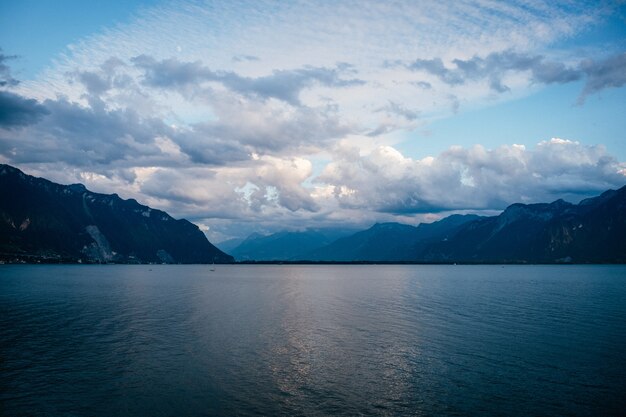 Céu acima do Lago Leman