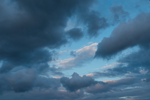 Foto grátis céu dramático