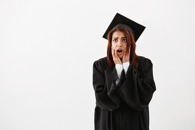 Chateado surpreendeu o graduado feminino africano.