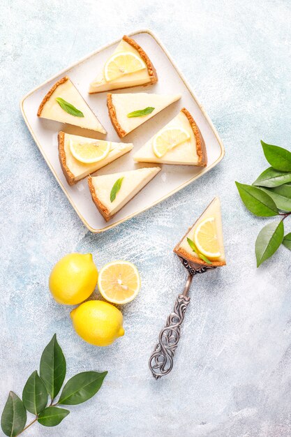 Cheesecake de newyork caseiro com limão e hortelã, sobremesa orgânica saudável