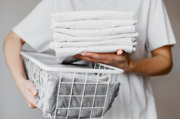 Clasificar roupas de perto