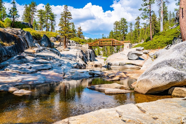 Close da cachoeira seca de Yosemite no Parque Nacional de Yosemite