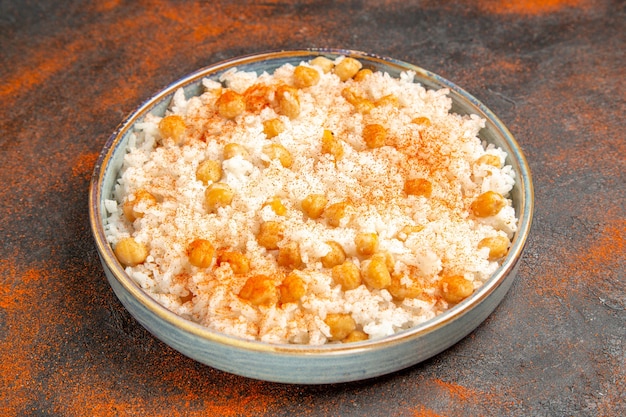 Close-up com farinha de arroz cozido no vapor no prato