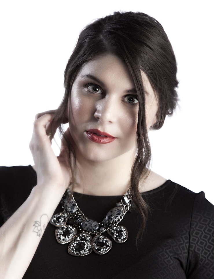 Foto grátis close-up da imagem do rosto de uma modelo feminina branca