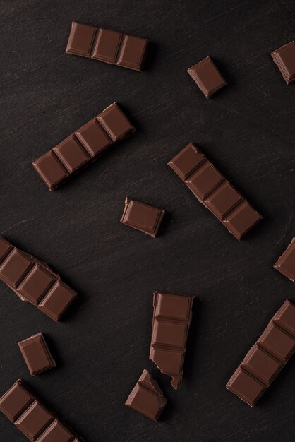 Close-up de azulejos de barra de chocolate escuro