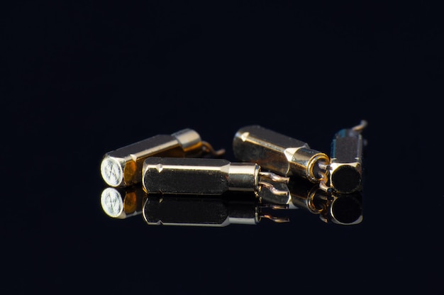 Foto grátis close-up de componentes eletrônicos. marco de cristal oscilador em b