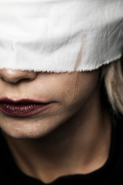 Close-up, de, loiro, mulher, com, branca, blindfold