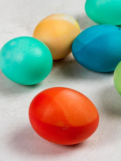 Close-up de ovos coloridos para a Páscoa