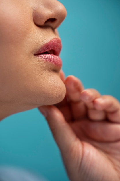 Foto grátis close-up dos lábios da mulher