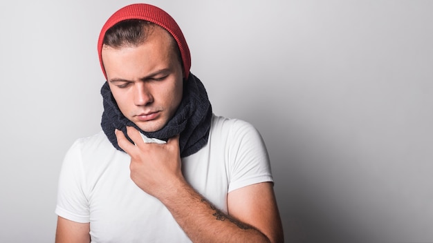 Close-up, homem, sofrimento, frio, gripe, contra, cinzento, fundo