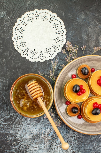 Foto grátis close-up na pilha de panquecas deliciosas