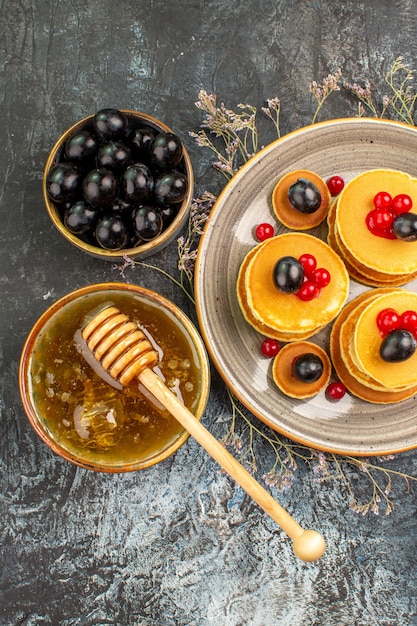 Foto grátis close-up na pilha de panquecas deliciosas