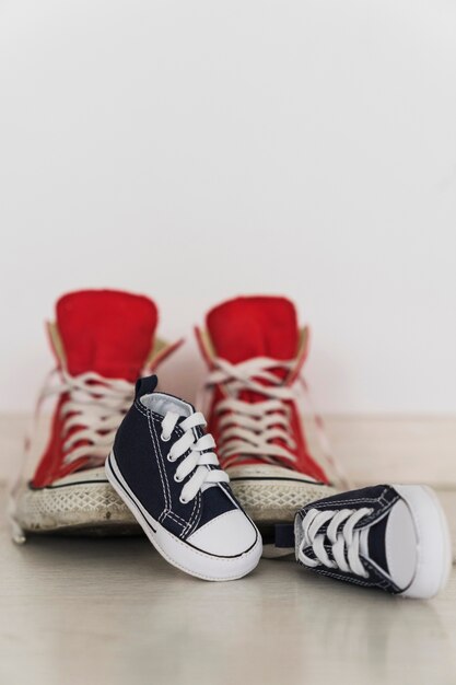 Close-up, pequeno, escuro, azul, sapatos