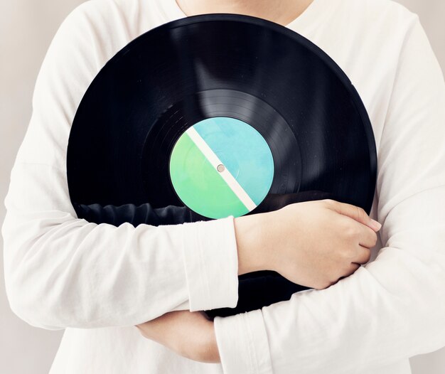 Closeup, de, mulher segura, música, vinil, registro, disco