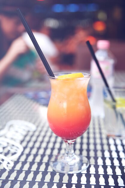 Cocktail fresco do verão