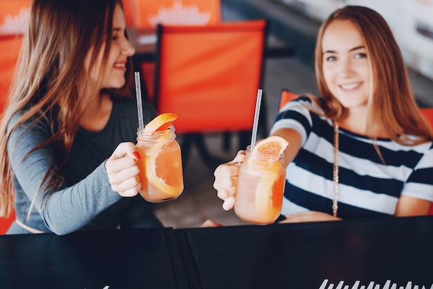 Foto grátis cocktail fundo do divertimento fruta bonita